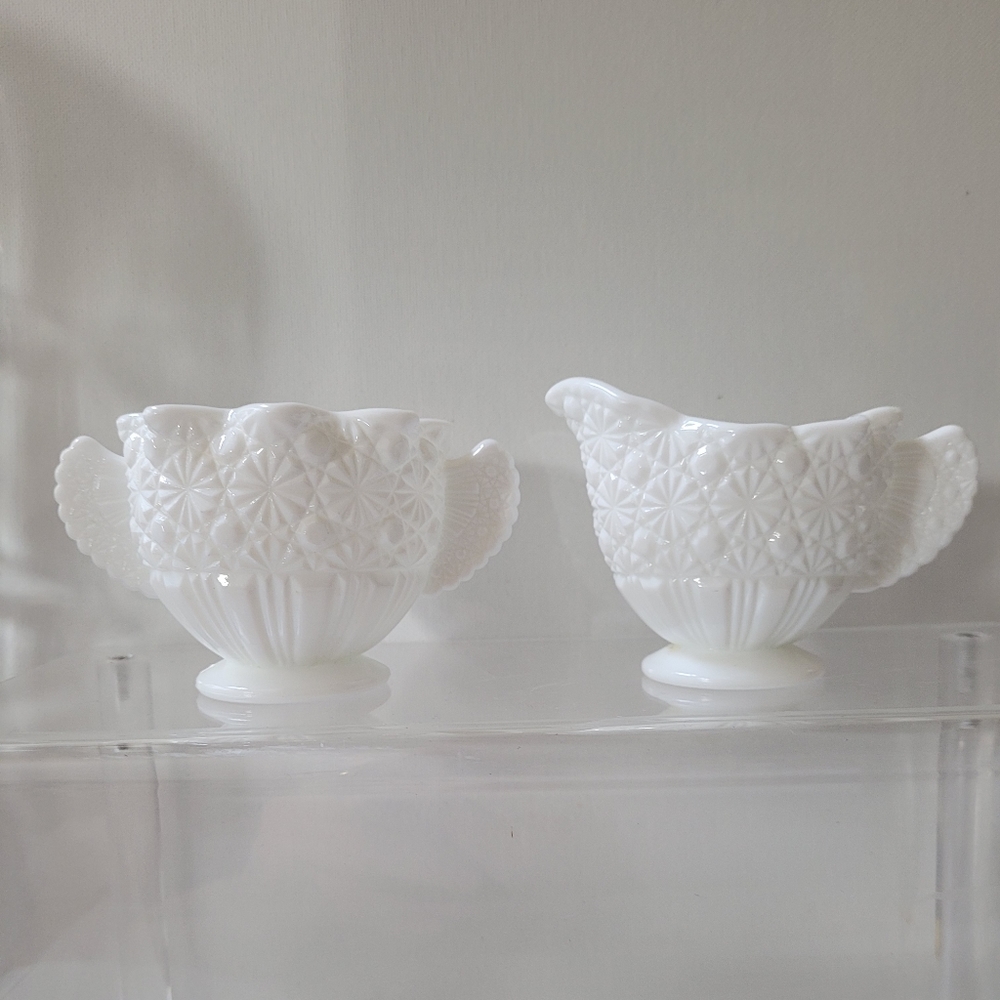 Fenton art glass Collectibles winged milk Glass